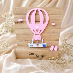 Personalisiertes Geldgeschenk zur Taufe aus Holz mit Pinkem Heißluftballon und Wunschname für Mädchen