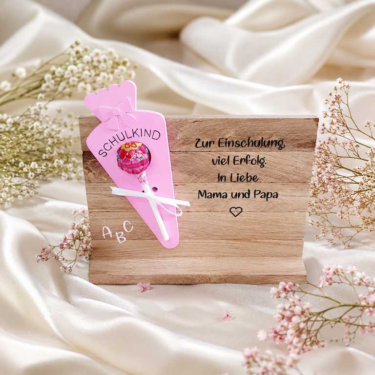 Personalisiertes Geschenk zu Einschulung mit Name - handgefertigter Holzaufsteller mit Schultüte für Mädchen und Jungen