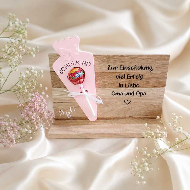 Personalisiertes Geschenk zu Einschulung mit Name - handgefertigter Holzaufsteller mit Schultüte für Mädchen und Jungen